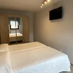 Pueblo De Apartment *